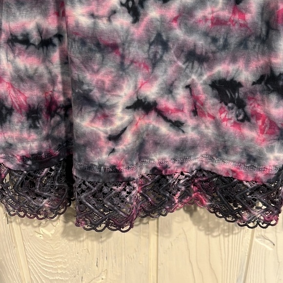 GLIMA  made in USA TOP WITH CROCHET EDGES AT BOTTOM 3/4 sleeves - Picture 3 of 12